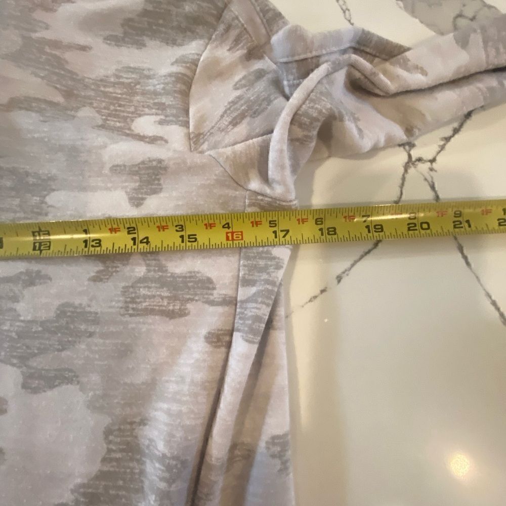Athleta Girl Size 14 XL Camo Hoodie Sweatshirt Gray Thumbholes Modal Blend Soft - Picture 6 of 10